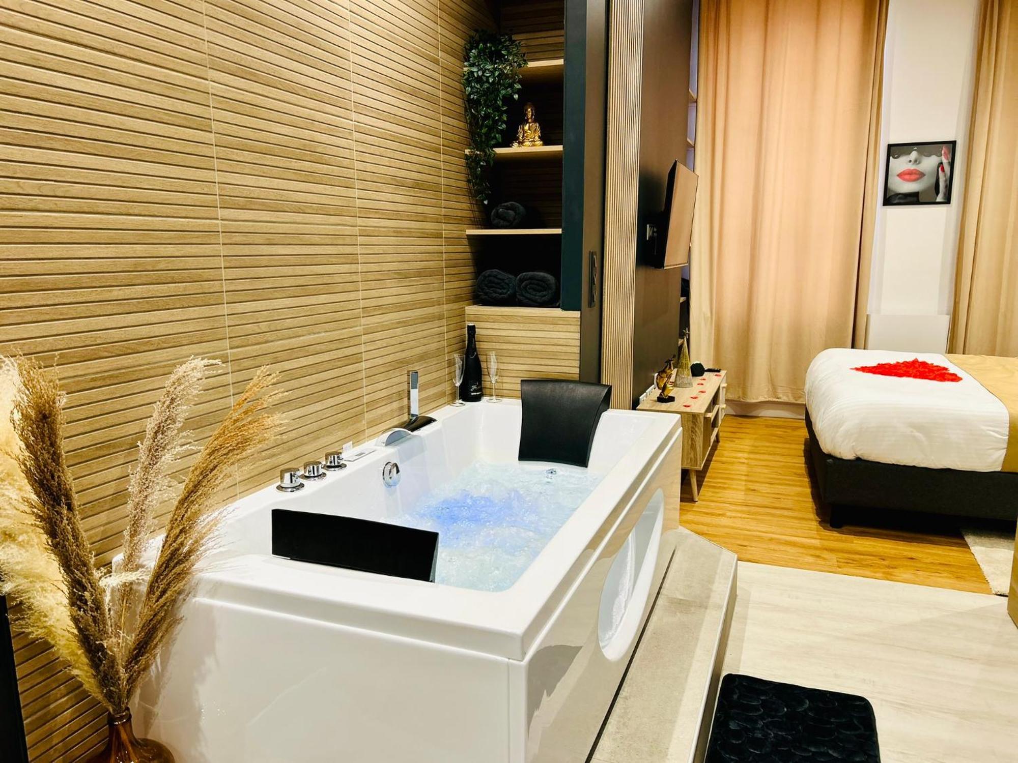 Suite Cosy Jacuzzi Troyes - Secrets D'Ana Kültér fotó